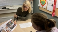 Ida Synnøve of NOFIMA interviews one of the adolescents participating in the research.